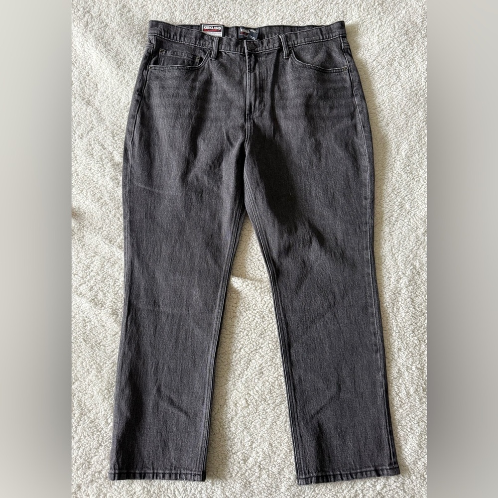 Kirkland Signature Womenโs Washed Black High Rise Straight Leg Jeans Size 16 NEW
